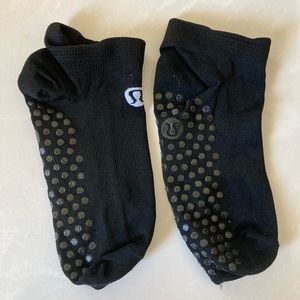 Lululemon grippy socks for barre or yoga